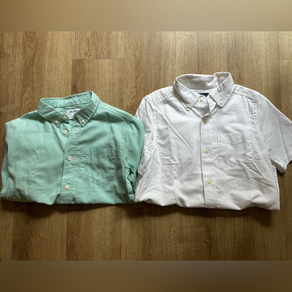 2 boys short sleeve button down shirts